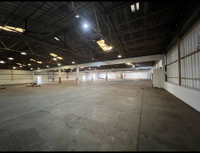 2,805M² WAREHOUSE TO LET IN BELLVILLE SOUTH